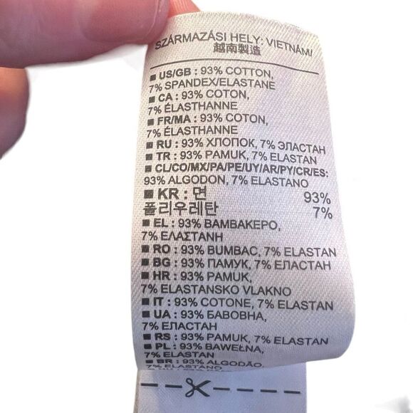 3 for $30! Gap fit black halter tank top. Size xs - Picture 6 of 8